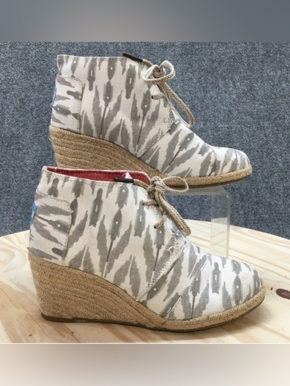 Toms Boots Canvas Desert Espadrille Beige Camouflage Lace Up Ankle Wedge SZ 8